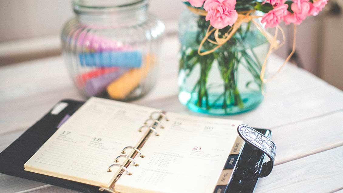 It’s a new year, which means new resolutions and goals. So let's talk about some goal setting tips and how to actually achieve your goals this year!