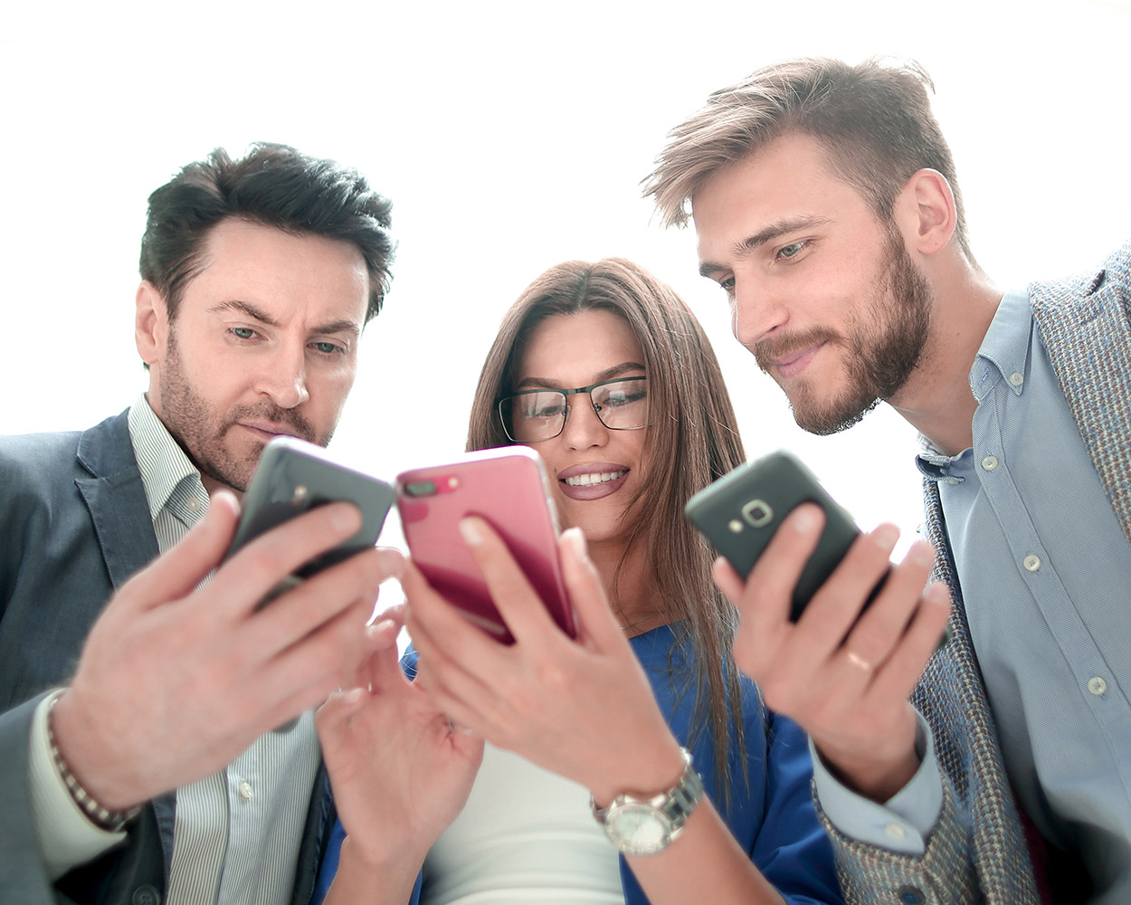social media addition seen in three people comparing newsfeeds